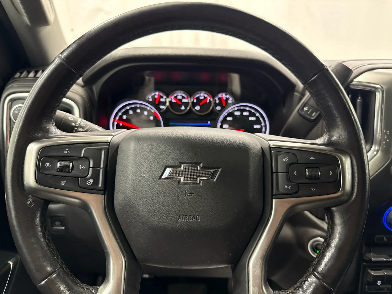 Used 2021 SATIN STEEL METALLIC Chevrolet LT Trail Boss image 25