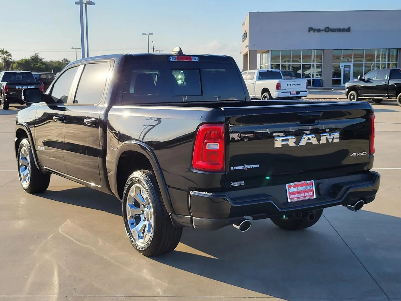 New 2026 Diamond Black Crystal Pearl-Coat Exterior Paint RAM Lone Star image 3