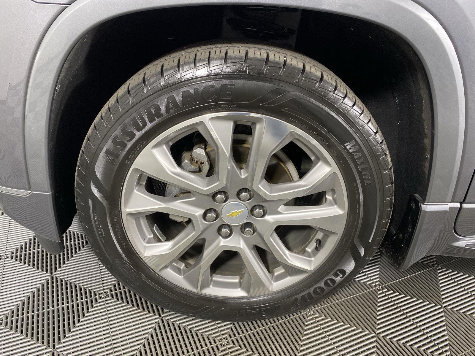 Used 2019 Satin Steel Metallic Chevrolet Premier image 12