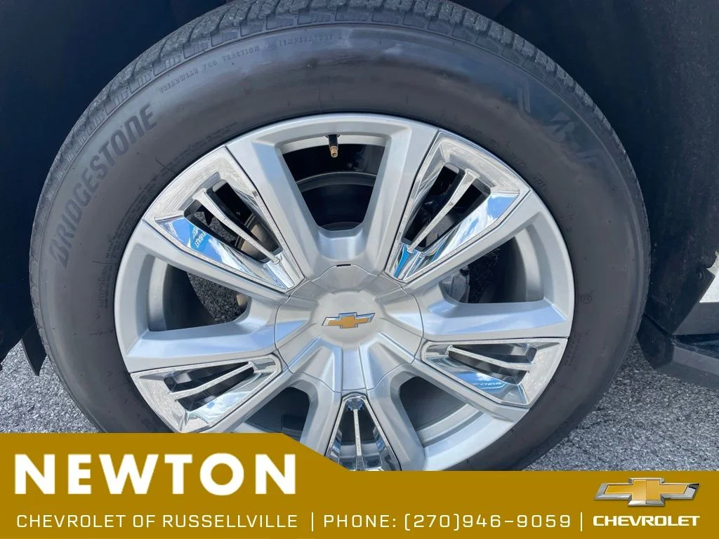 Used 2024 Pearl Chevrolet High Country image 55