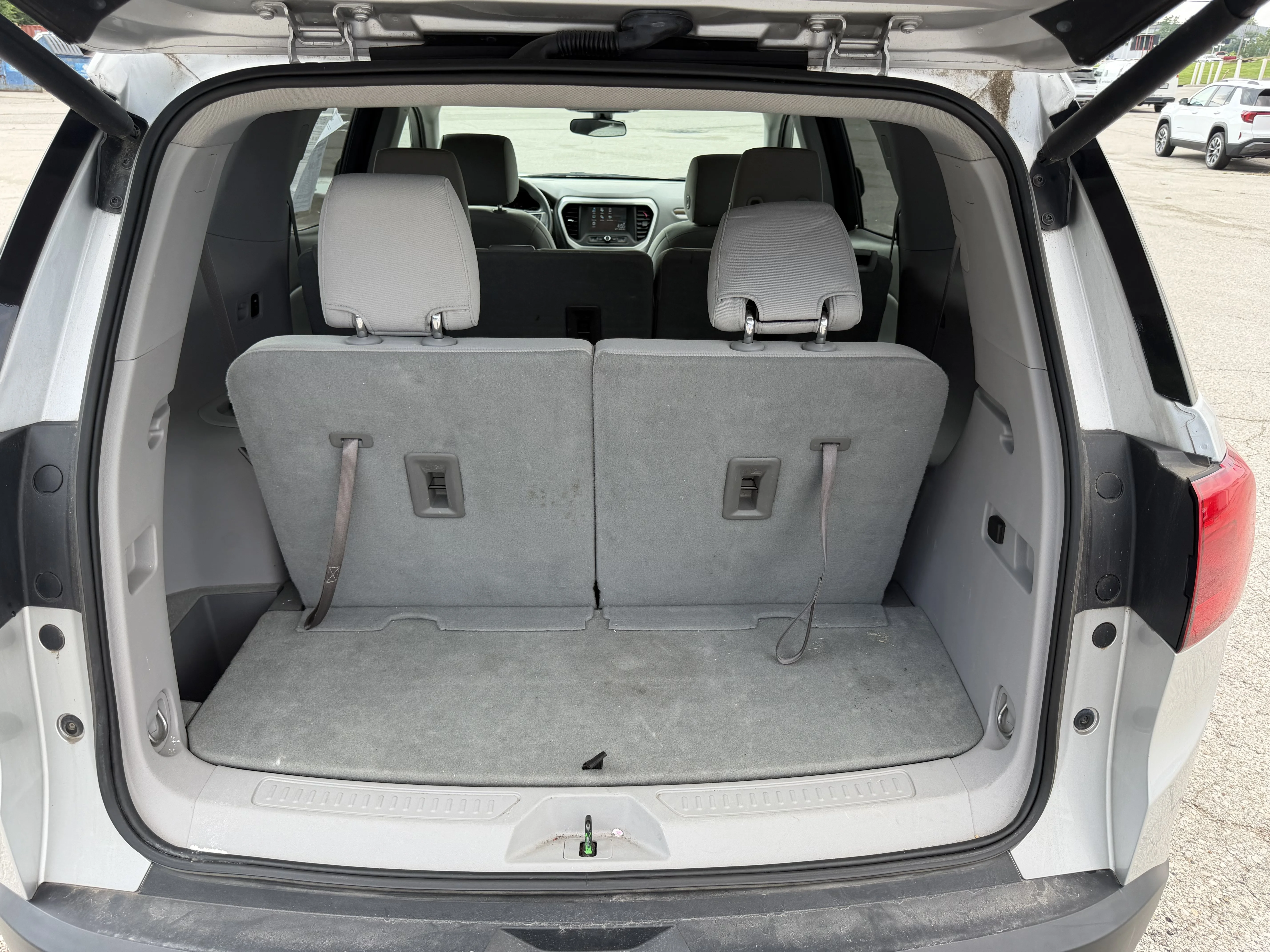 Used 2019 Quicksilver Metallic GMC SLE image 9