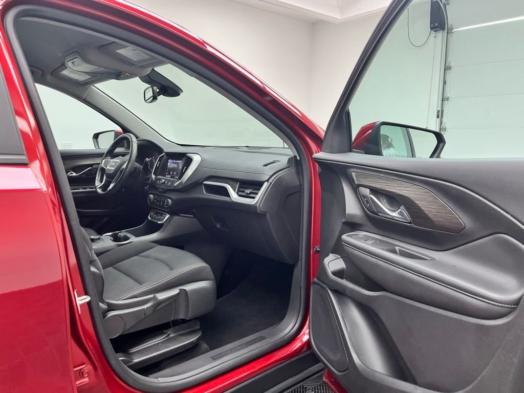 Used 2023 Volcanic Red GMC SLE image 31