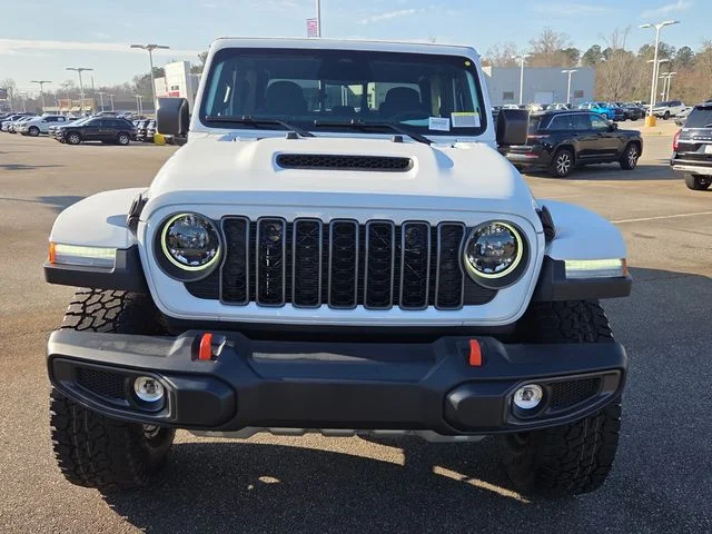 New 2026 Bright White Clear-Coat Exterior Paint Jeep Mojave image 2