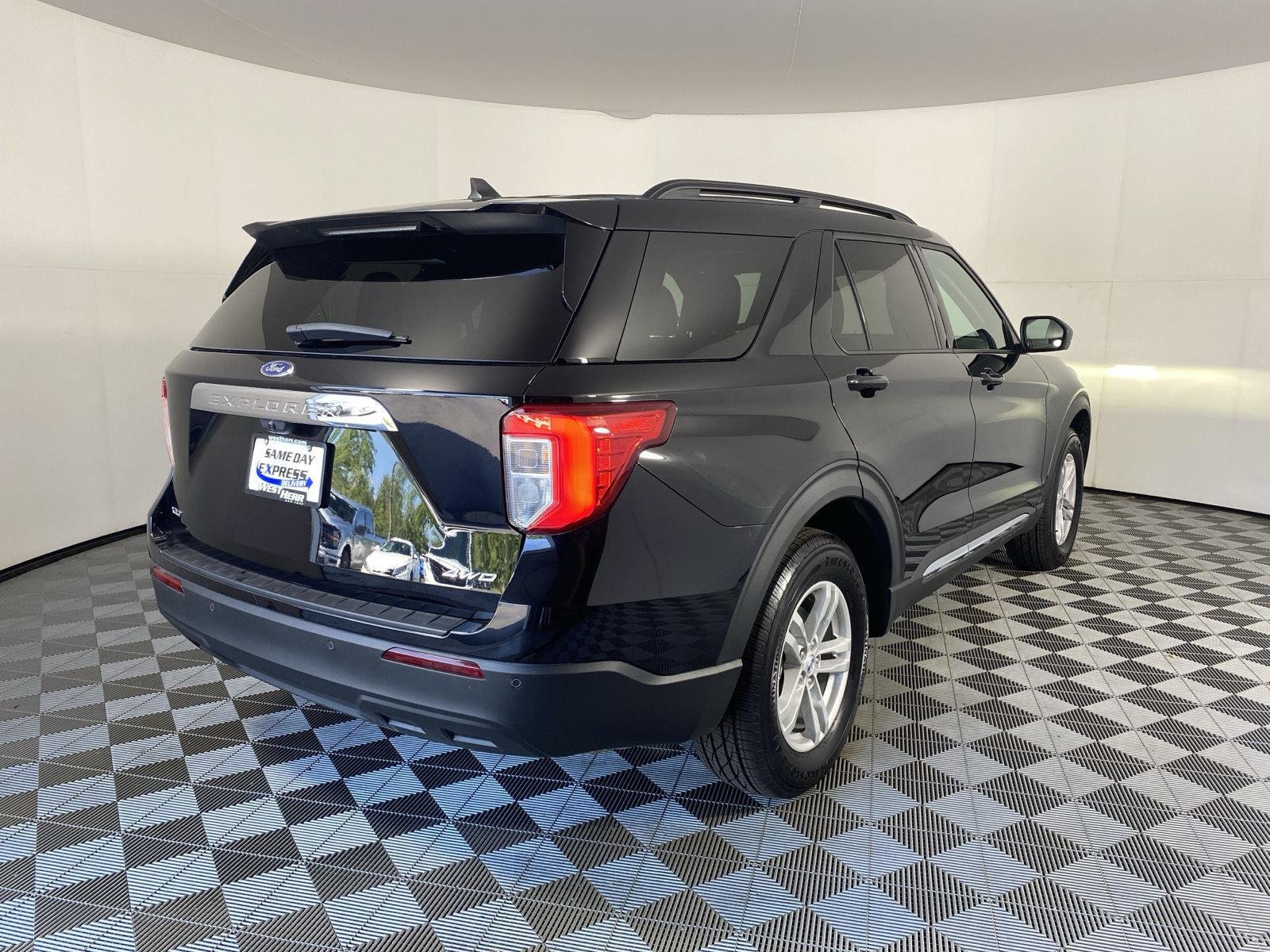 Used 2024 Agate Black Ford XLT image 9