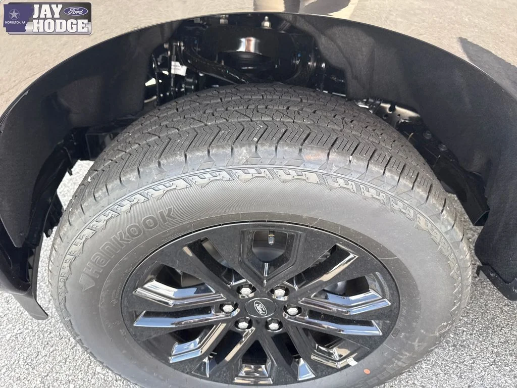 New 2026 Agate Black Metallic Ford Lariat® image 32