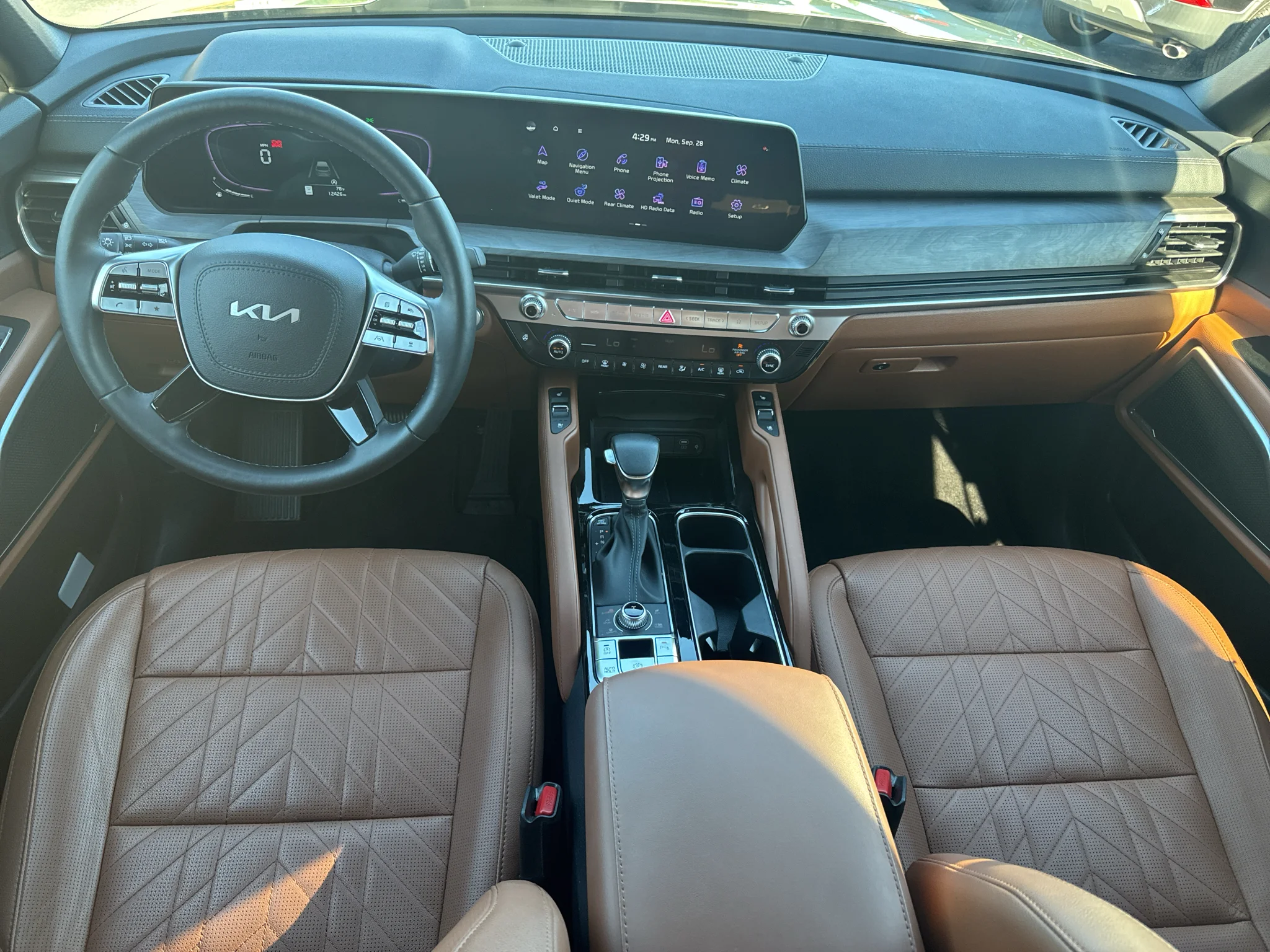 Used 2025 Jungle Green Kia EX X-Line image 10