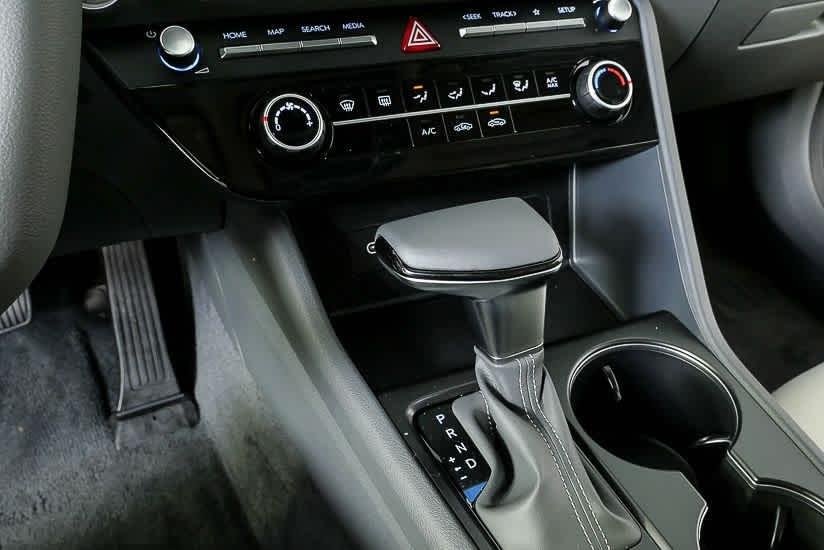 New 2026 Carbon Blue Hyundai SE image 42