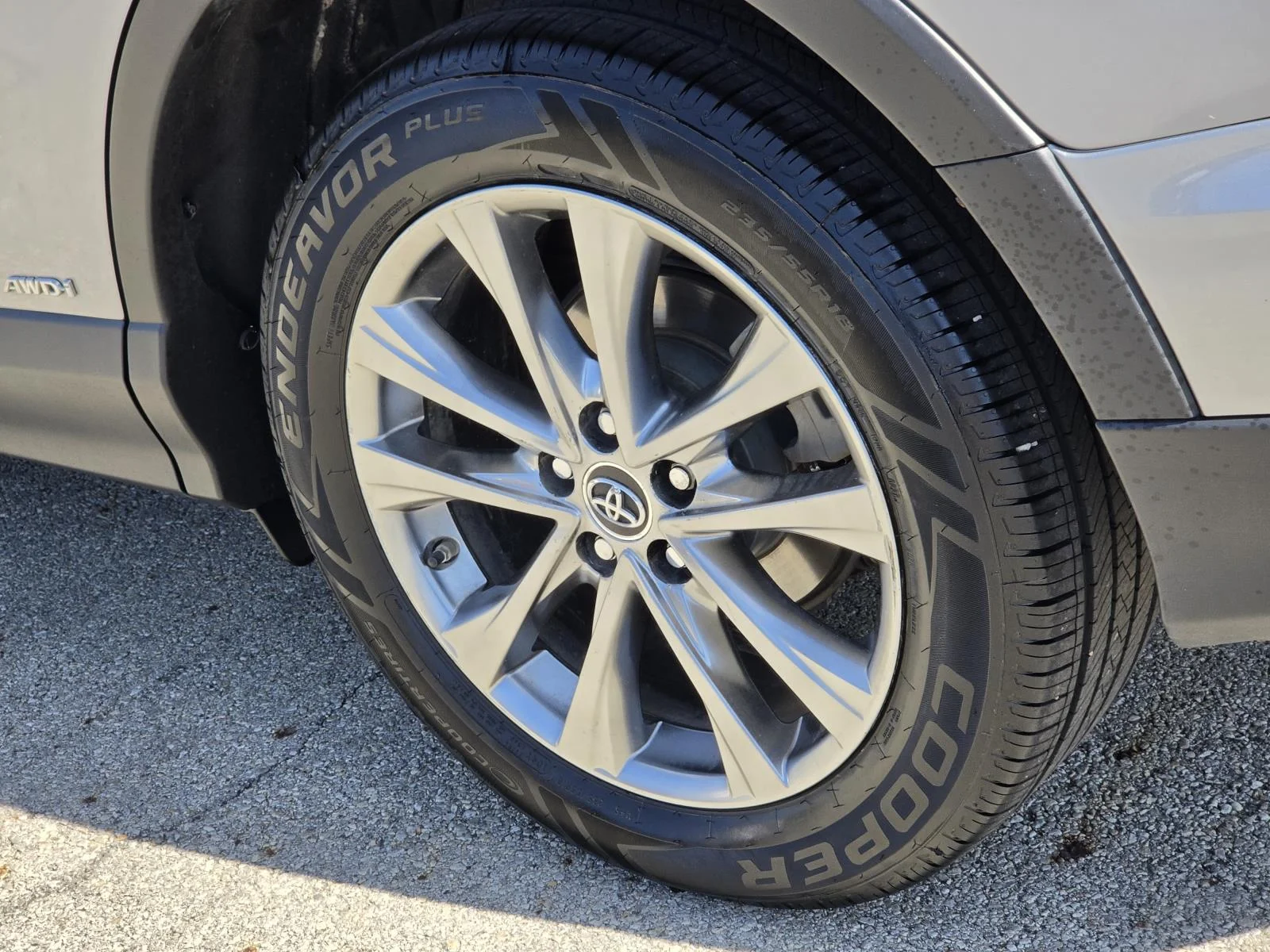 Used 2018 Silver Toyota Hybrid Limited AWD (Natl) image 7