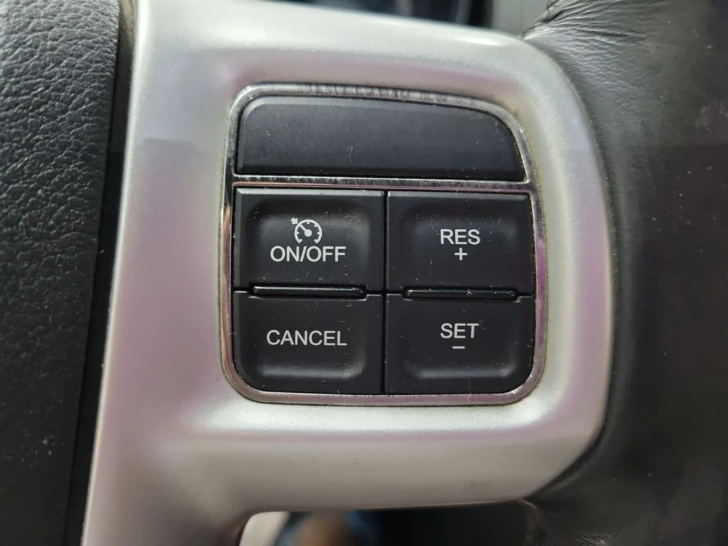 Used 2012 Silver Chrysler Touring image 28