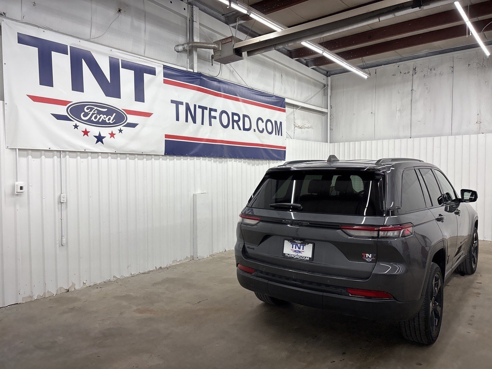 2023 Jeep Grand Cherokee Altitude photo 4