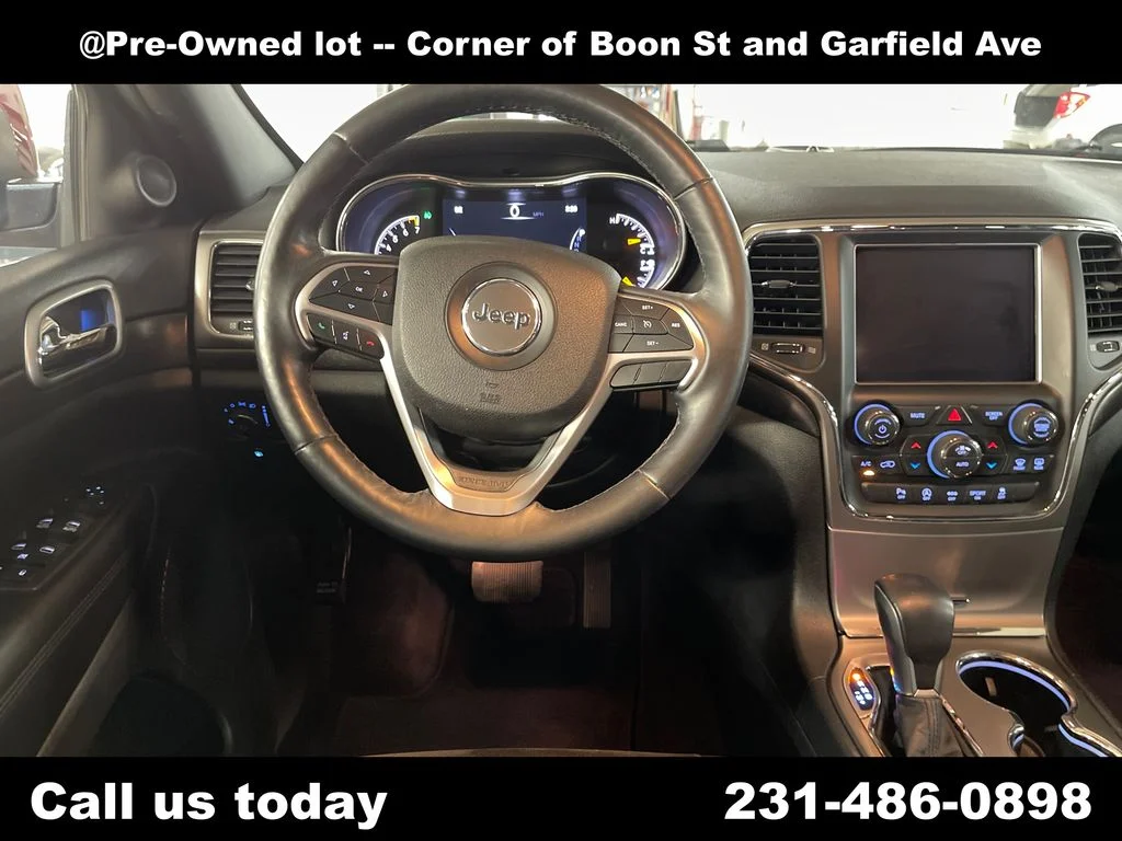 Used 2018 Red Jeep Altitude image 17