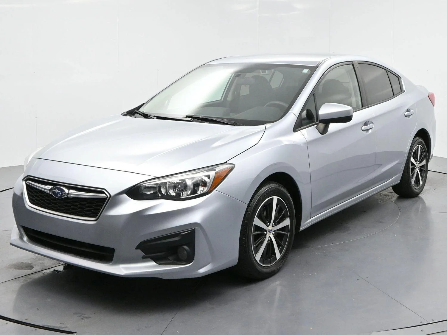 Used 2019 Ice Silver Metallic Subaru Premium image 3