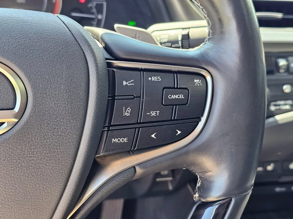 Used 2019 Maroon Lexus ES 300h image 26