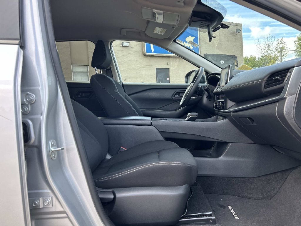 Used 2024 Silver Nissan S image 15