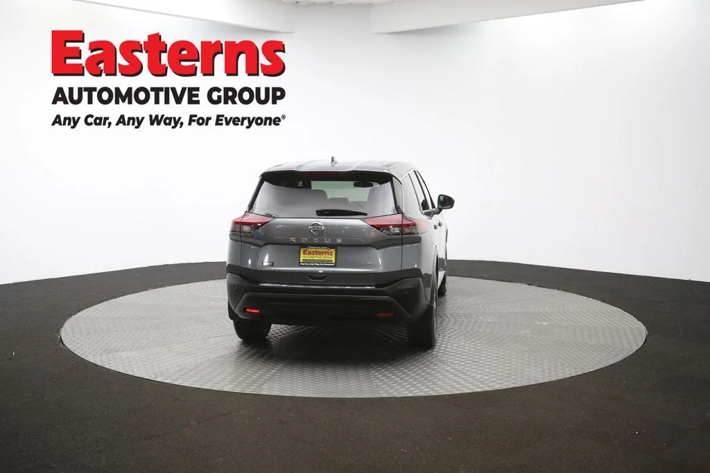 Used 2021 Gray Nissan S image 39