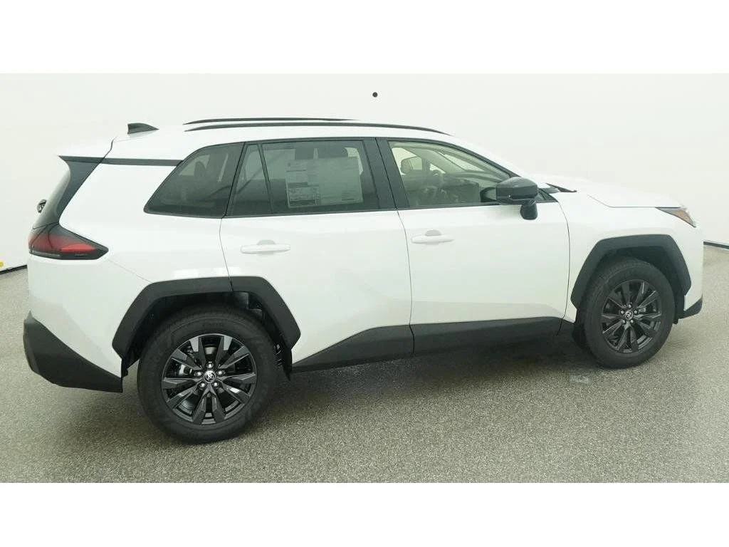 New 2026 Wind Chill Pearl Toyota XLE Premium image 13