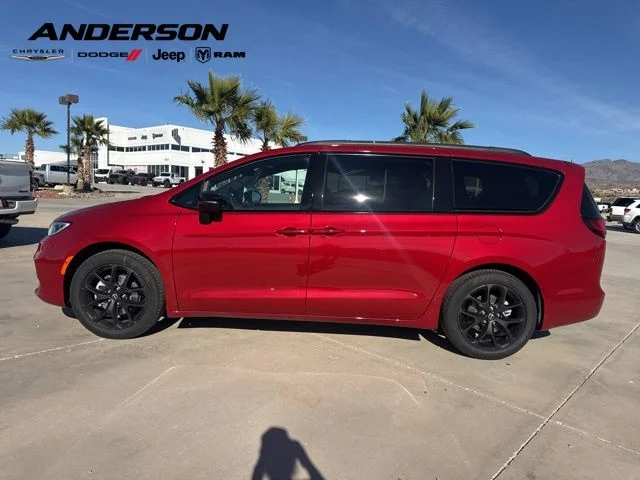 2026 Chrysler Pacifica Select - Photo 2