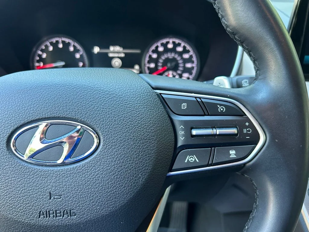 Used 2023 Black Hyundai SEL image 22