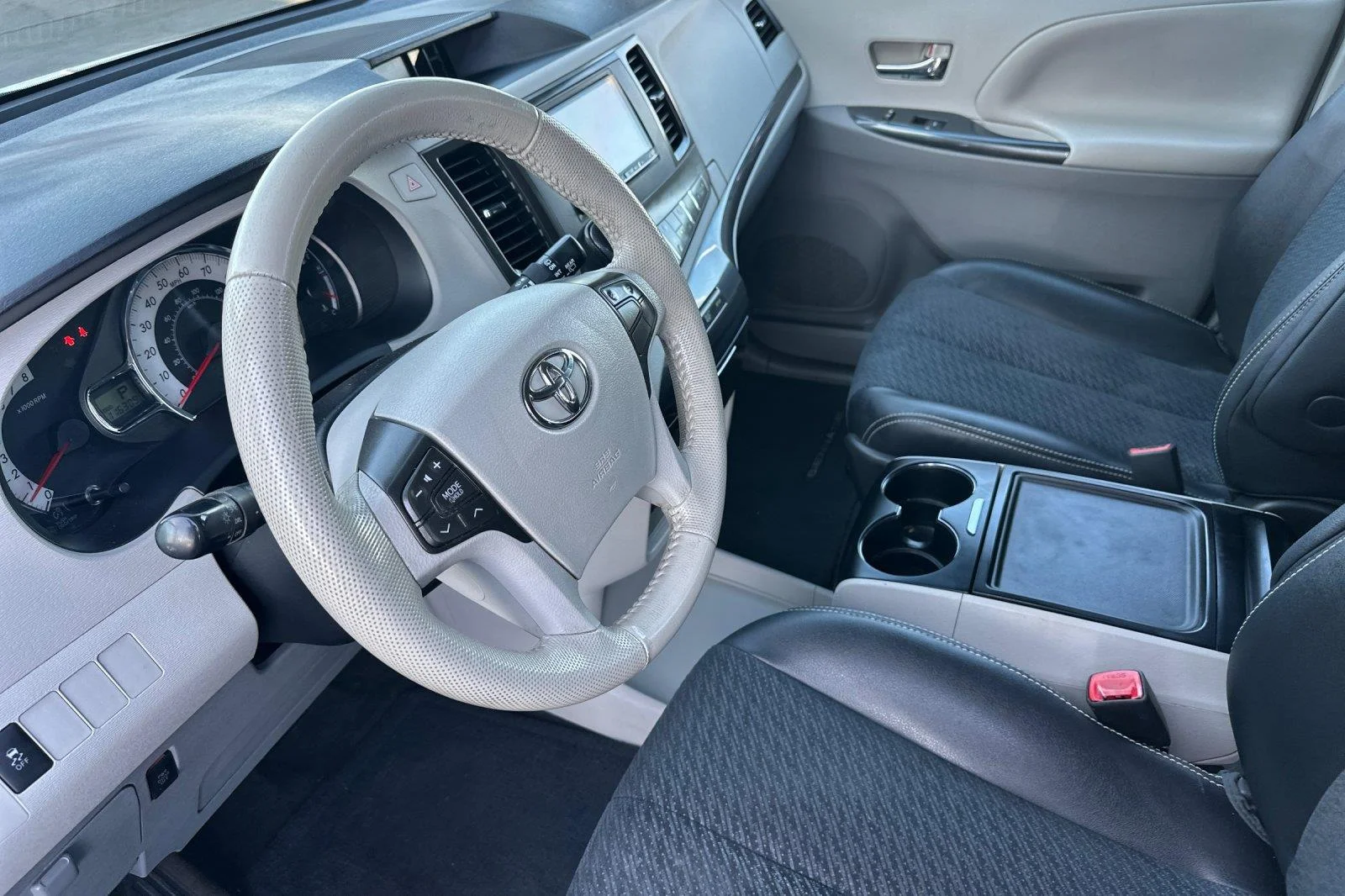 Used 2014 Silver Sky Metallic Toyota SE 8-Passenger image 9