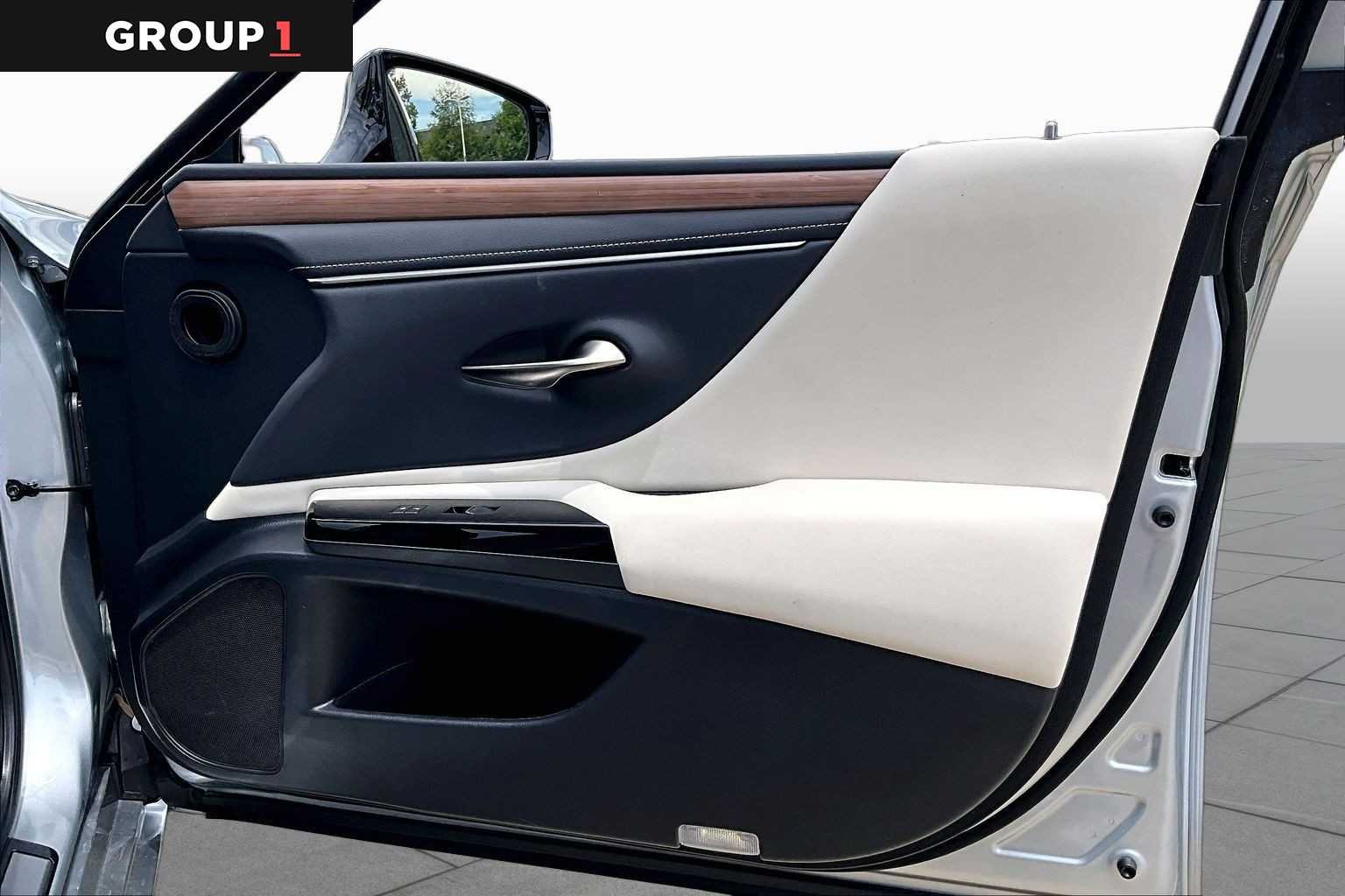 Used 2025 Iridium Lexus  image 20