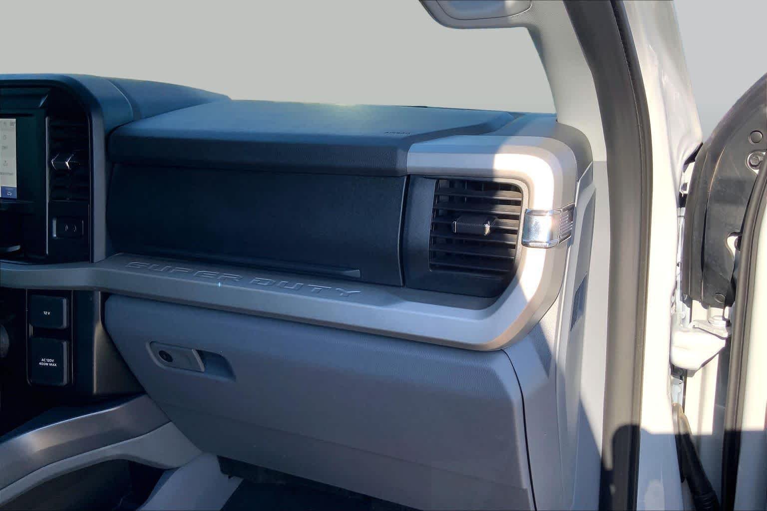 Used 2025 Avalanche Ford XLT image 19