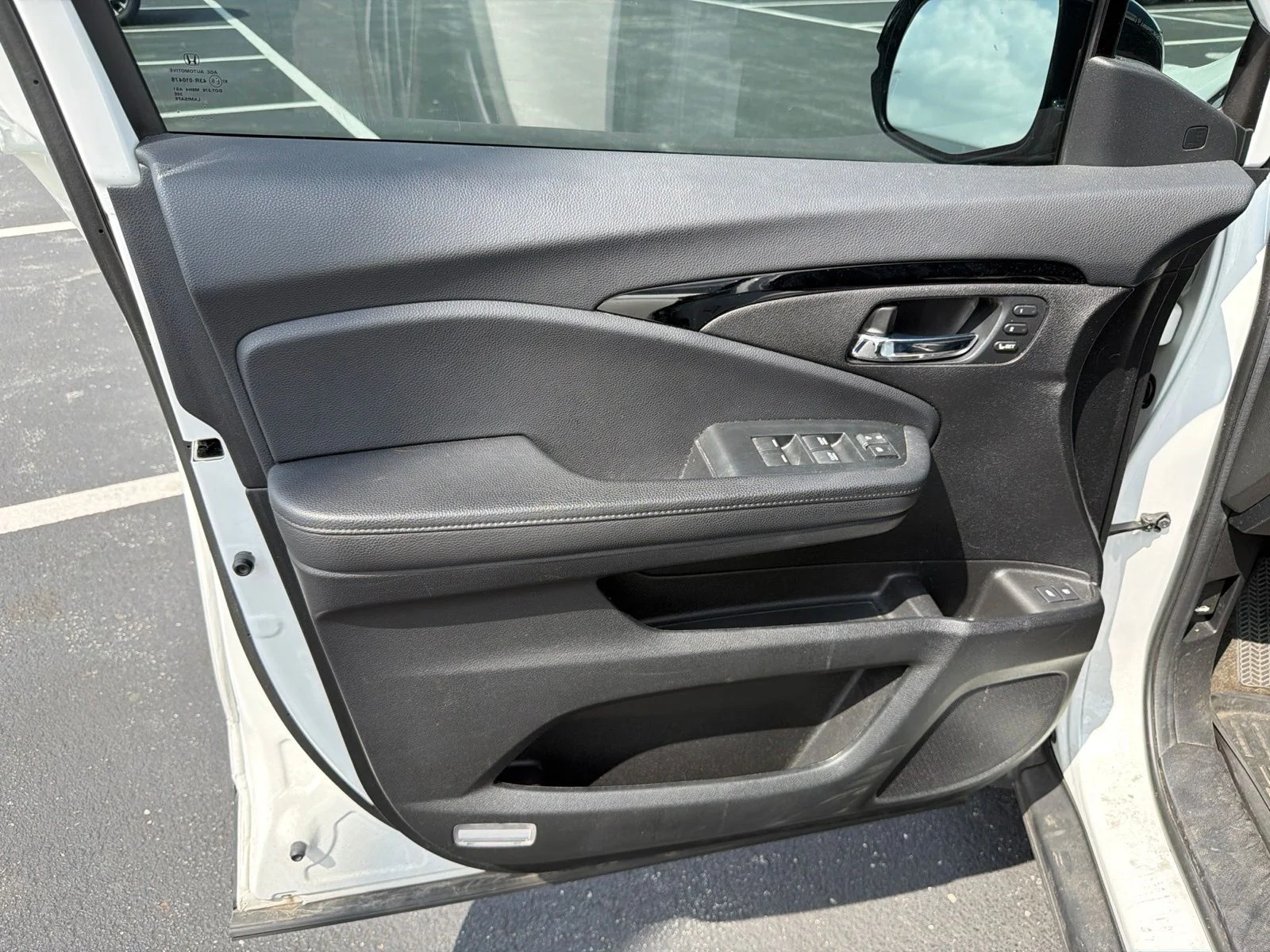 Used 2022 White Honda Touring image 11