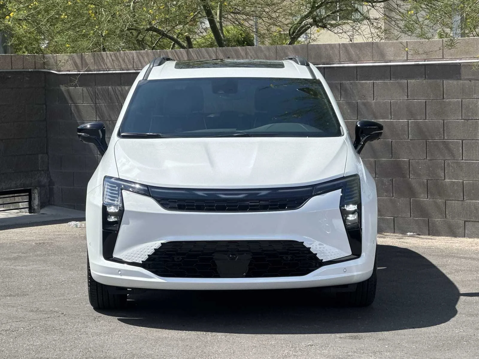 New 2027 Bright White Clear-Coat Exterior Paint Chrysler Limited image 3