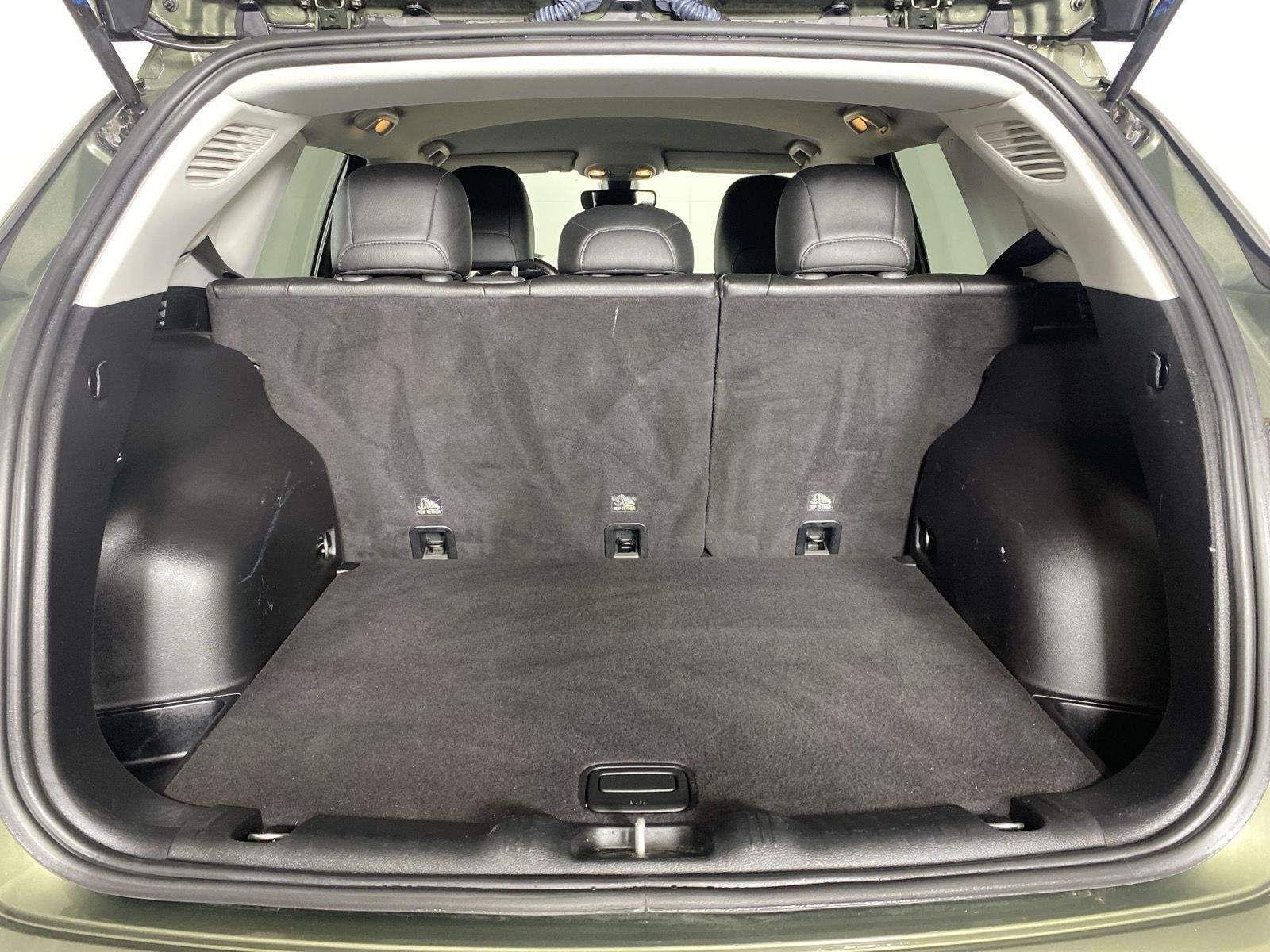 Used 2021 Olive Green Pearlcoat Jeep Latitude image 35