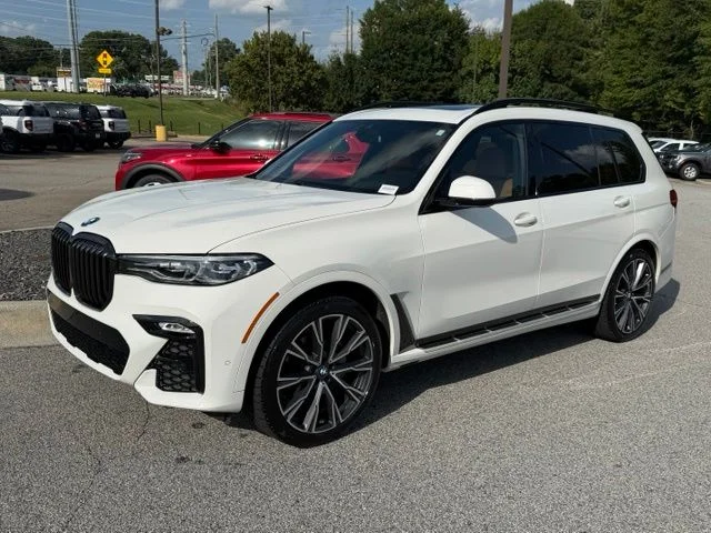Used 2021 White BMW xDrive40i image 4