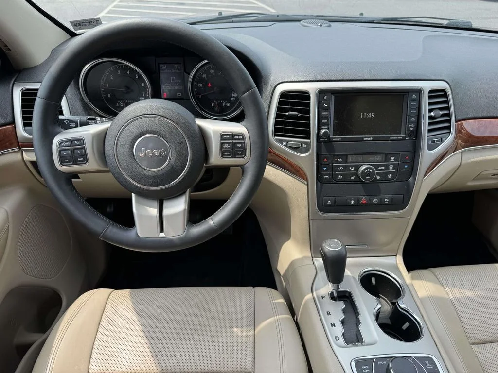 Used 2013 Gray Jeep Limited image 17