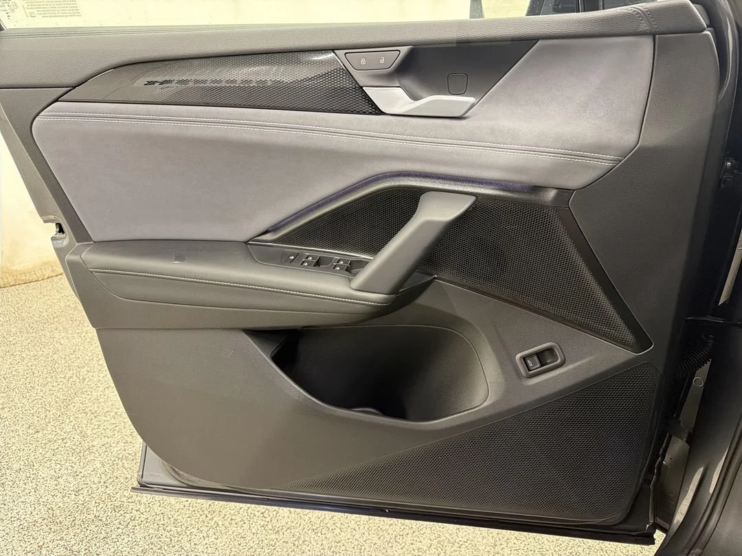 New 2026 Platinum Gray Metallic Volkswagen SE image 17