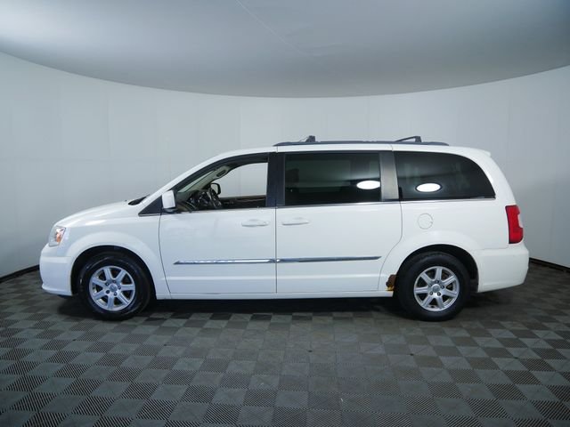 Used 2012 White Chrysler Touring image 6