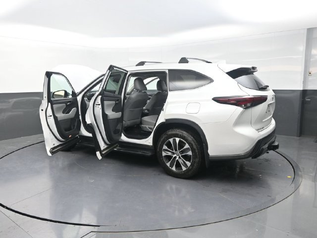 Used 2026 Beige Toyota XLE image 43