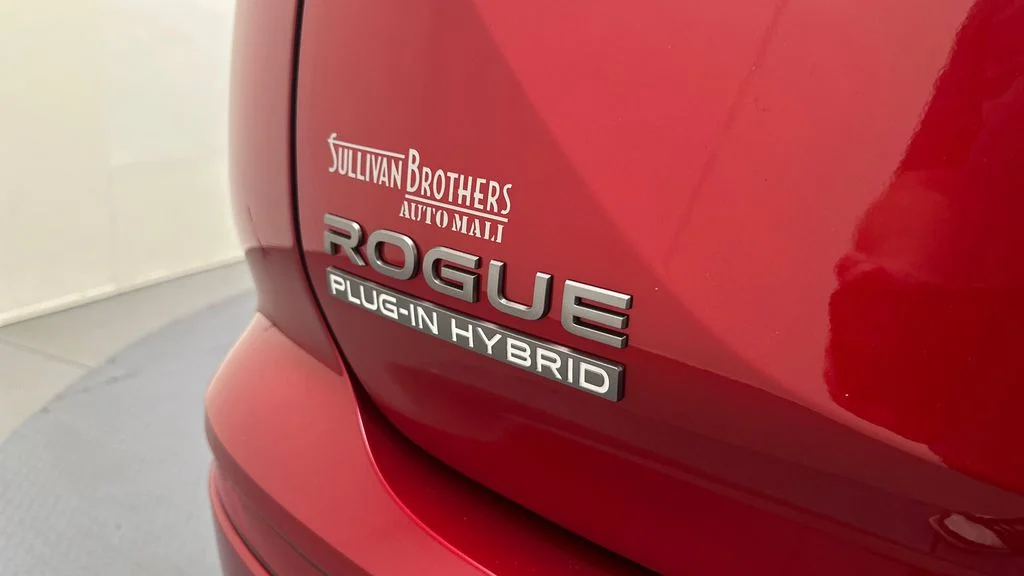 New 2026 Red Nissan Platinum image 18