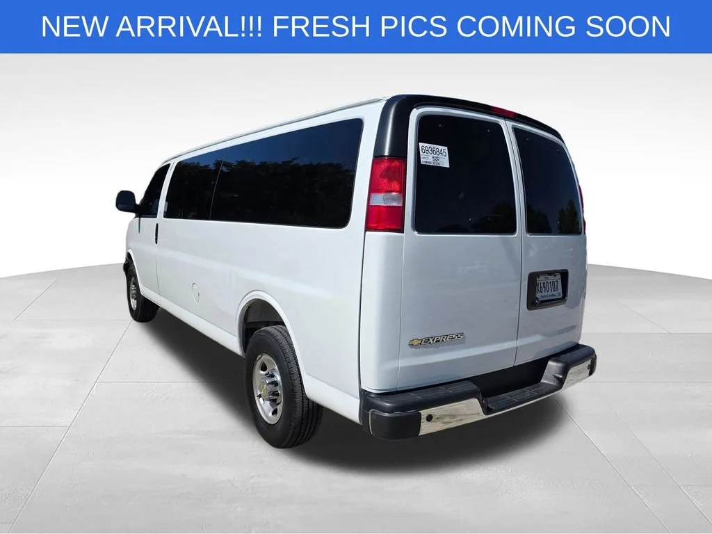 Used 2025 Summit White Chevrolet 1LT image 6