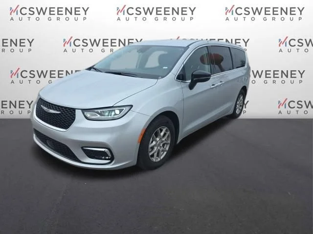 Used 2024 Silver Chrysler Touring L image 3