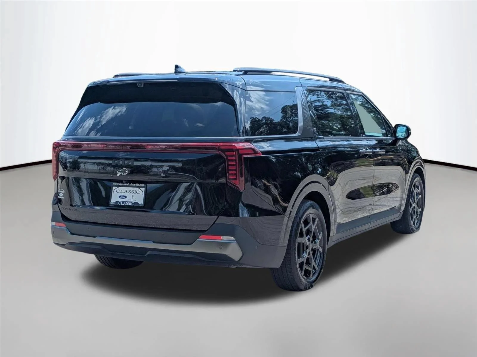 Used 2025 Aurora Black Pearl Kia SX Prestige image 5