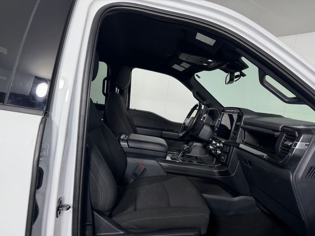 Used 2023 Oxford White Ford XLT image 28