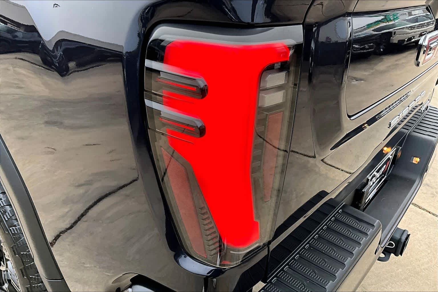 Used 2025 Titanium Rush Metallic GMC AT4 image 29