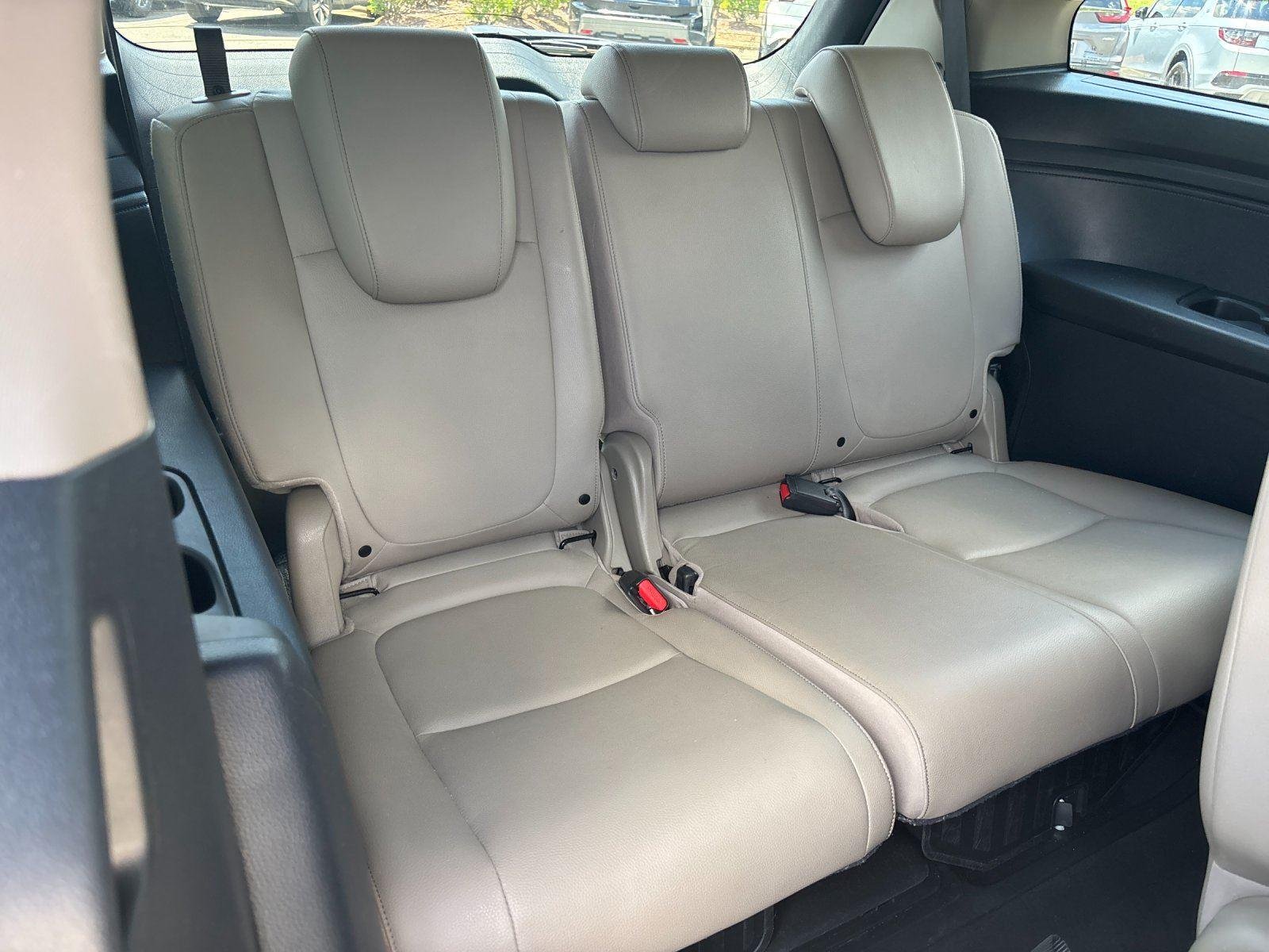 Used 2024 Platinum White Pearl Honda EX-L image 39