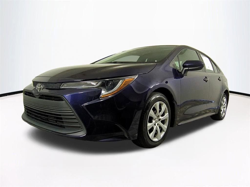 Used 2024  Toyota LE image 9