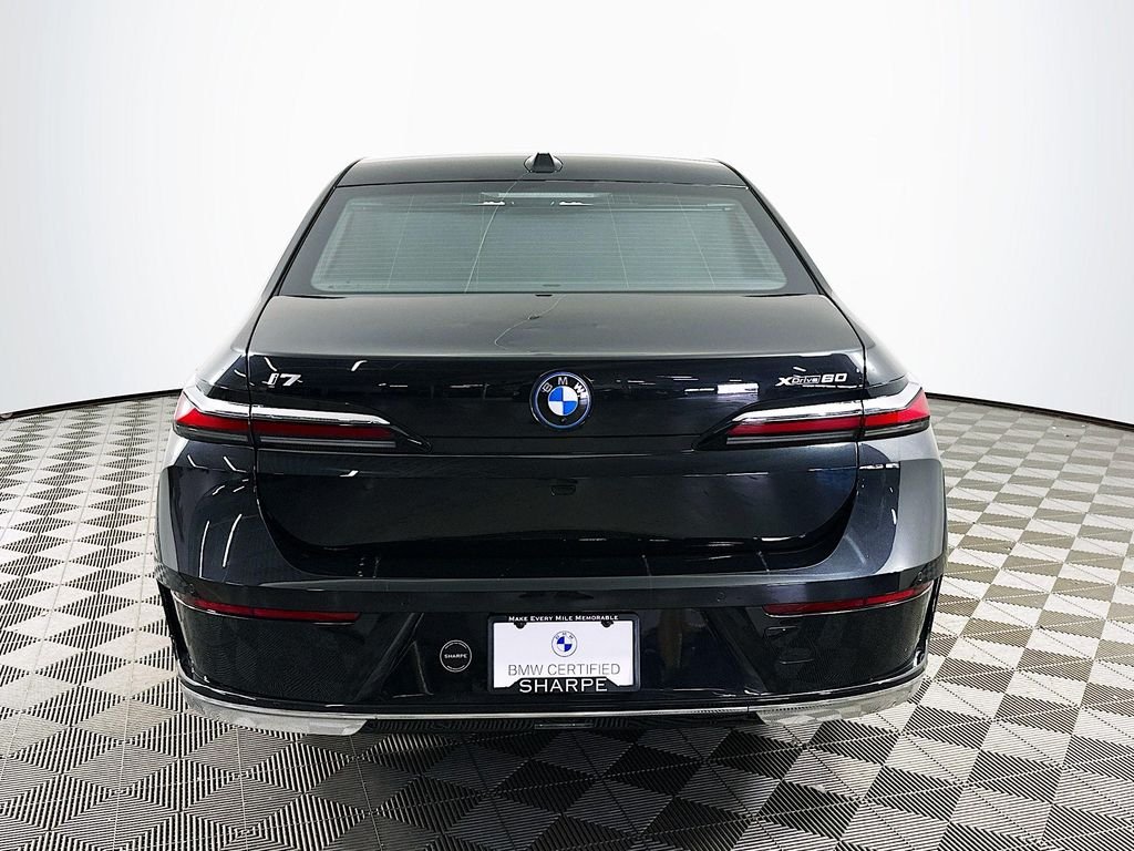 Used 2023 Black Sapphire Metallic BMW xDrive60 image 6