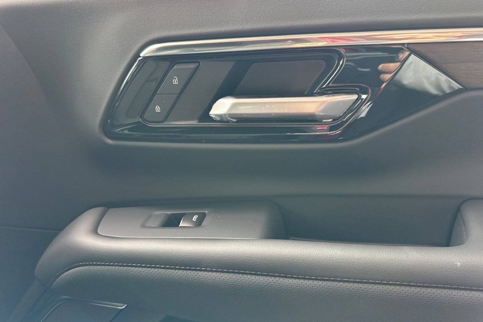 2025 Chevrolet Suburban High Country - Photo 21