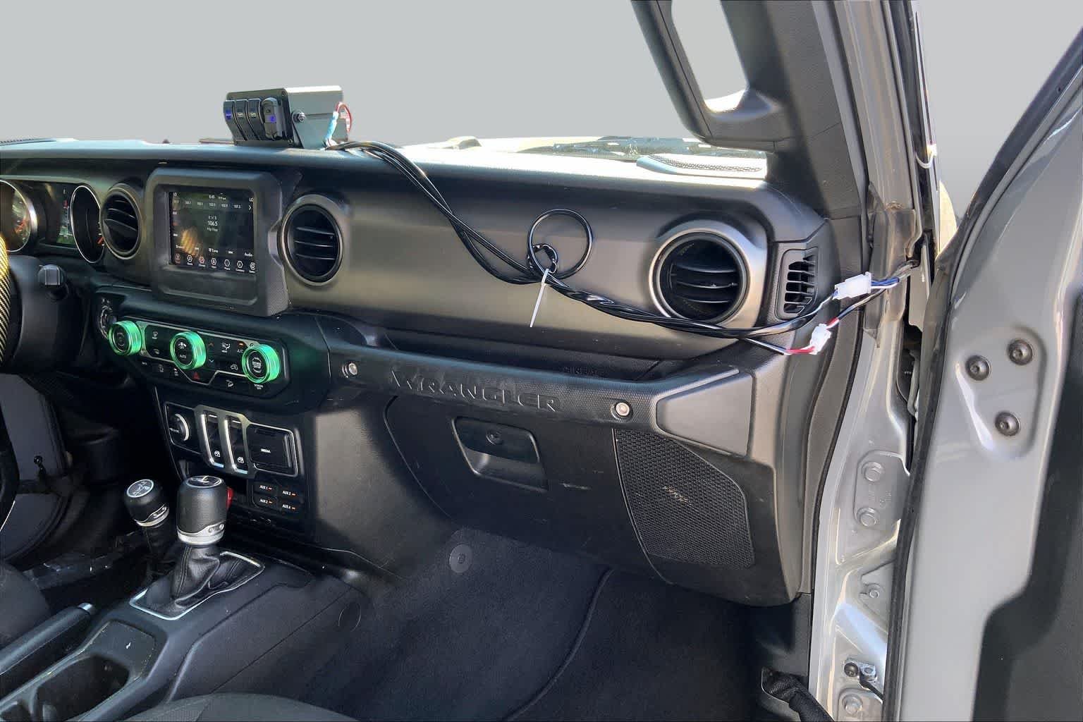 Used 2019 Sting-Gray Clearcoat Jeep Sport S image 16