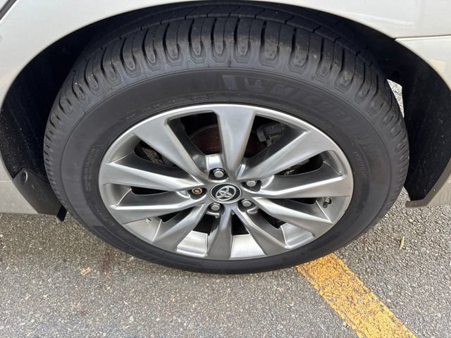 Used 2016 Creme Brulee Toyota LE image 11