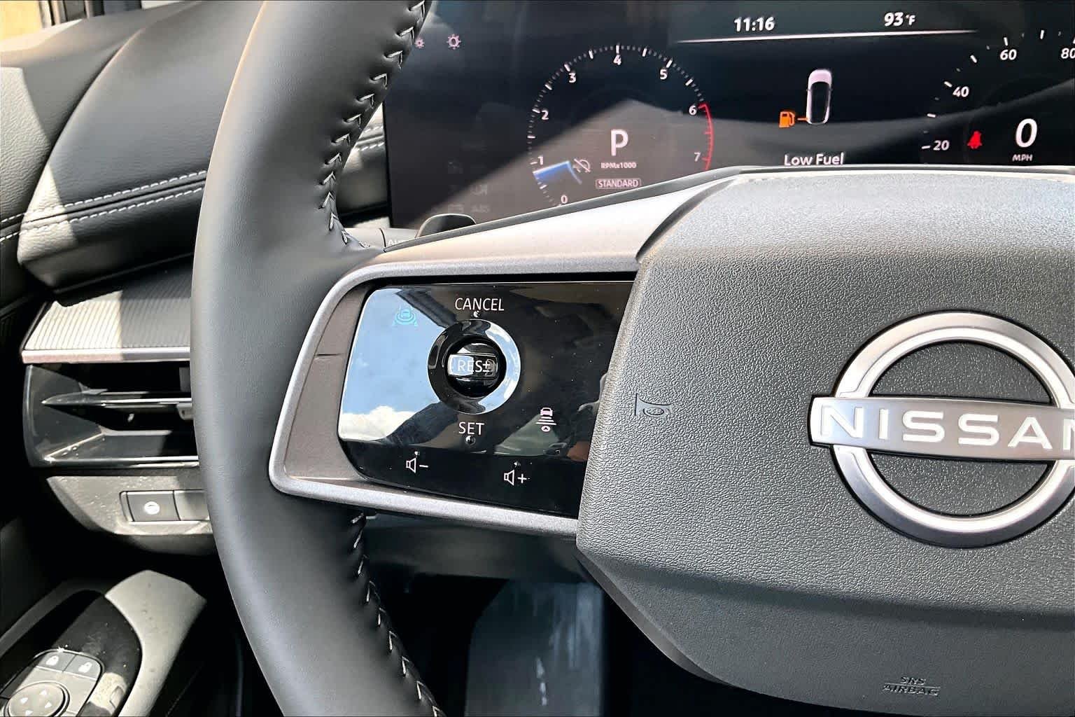 Used 2025 Everest White Pearl Tricoat Nissan SV image 22