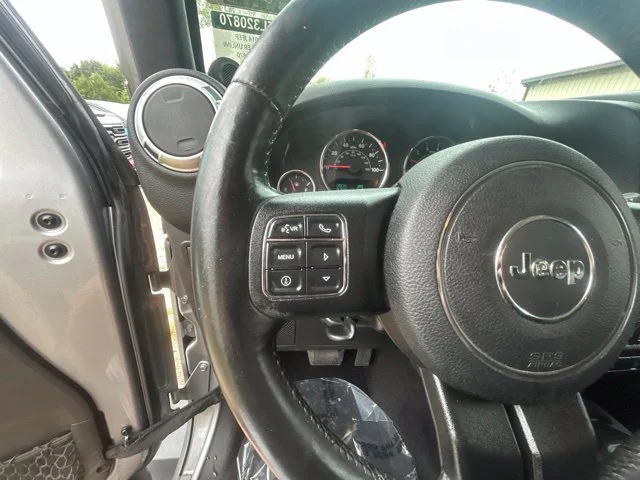 Used 2014 Gray Jeep Unlimited Rubicon image 26