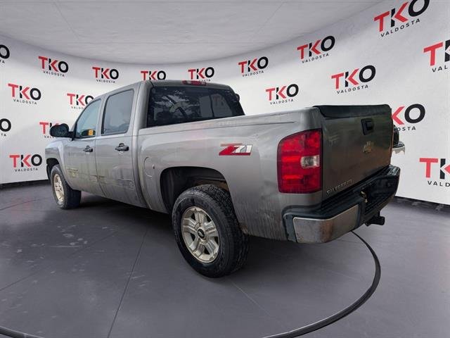 Used 2007 Graystone Metallic Chevrolet LT w/1LT image 4
