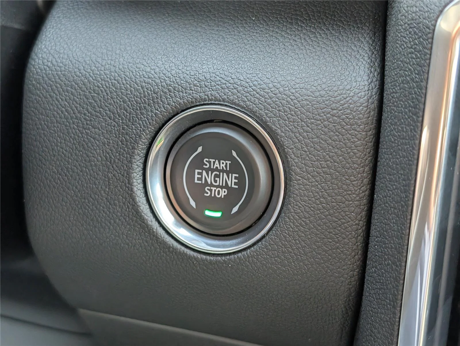 New 2026 Sterling Metallic GMC Elevation image 16
