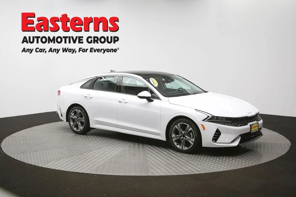 Used 2022 White Kia EX image 48